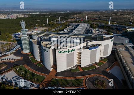 Vue aérienne du magasin El Corte Ingles et du supermarché Hipercor dans le centre commercial Puerto Venecia, Saragosse, Espagne Banque D'Images