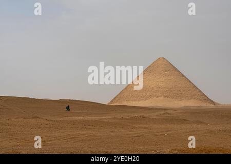 Pyramide rouge de Snéferu, Dahchour, Égypte. Banque D'Images