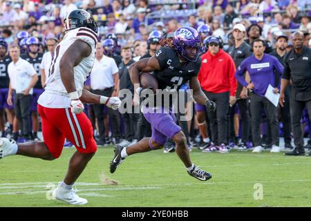 26 octobre 2024 : le récepteur Savion Williams (3) de la TCU Horned Frogs lance la balle lors d'un match entre les Texas Tech Red Raiders et les Horned Frogs de l'Université chrétienne du Texas au stade Amon G. carter à Fort Worth, Texas. Freddie Beckwith/CSM Banque D'Images