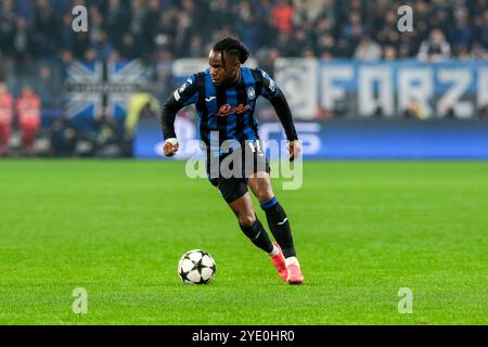 Ademola Lookman d'Atalanta BC 1907 porte le ballon lors du match de football UEFA Champions League 2024/2025 phase MD1 entre Atalanta BC an Banque D'Images