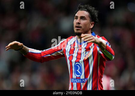 Madrid, Espagne. 23 octobre 2024. Jose Gimenez de l'Atletico de Madrid lors du match de l'UEFA Champions League entre l'Atletico de Madrid et le LOSC Lille a joué au Riyad Air Metropolitano Stadium le 23 octobre 2024 à Madrid, en Espagne. (Photo de Cesar Cebolla/PRESSINPHOTO) crédit : AGENCE SPORTIVE PRESSINPHOTO/Alamy Live News Banque D'Images