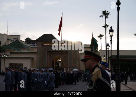 Rabat, Maroc. 28 octobre 2024. Arrivée des invités avant la rencontre entre le Roi du Maroc et le Président de la France au Palais Royal dans la capitale Rabat. Visite d’État de trois jours visant à rétablir les relations avec le pays d’Afrique du Nord après des années de tensions. Rabat, Maroc, 28 octobre 2024. Photo de Jeanne Accorsini/Pool/ABACAPRESS. COM Credit : Abaca Press/Alamy Live News Banque D'Images