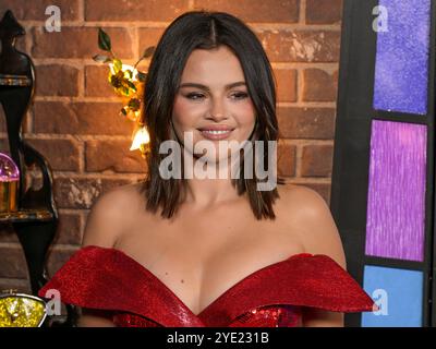 28 octobre 2024, Hollywood, Californie, États-Unis : Selena Gomez assiste à la première mondiale de ''Wizards Beyond Waverly place' de Disney (crédit image : © Billy Bennight/ZUMA Press Wire) USAGE ÉDITORIAL SEULEMENT! Non destiné à UN USAGE commercial ! Banque D'Images