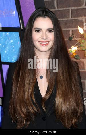 29 octobre 2024, Los Angeles, CA, USA : LOS ANGELES - OCT 28 : Vanessa Marano aux Wizards Beyond Waverly place première tapis rouge au théâtre El Capitan le 28 octobre 2024 à Los Angeles, CA (crédit image : © Kay Blake/ZUMA Press Wire) USAGE ÉDITORIAL SEULEMENT! Non destiné à UN USAGE commercial ! Banque D'Images