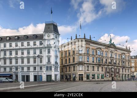 Maisons historiques sur Kongens Nytorv (la nouvelle place du Roi) dans le centre-ville de Copenhague, Danemark, Europe Banque D'Images