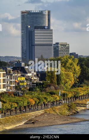 Skyline Bonn sur le Rhin, devant le secrétariat de la CCNUCC de la Convention-cadre sur les changements climatiques, au centre de la tour des Nations Unies b Banque D'Images