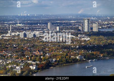 Bonn Skyline on the Rhin, secrétariat de la Convention-cadre des Nations Unies sur les changements climatiques, gratte-ciel des Nations Unies, campus de Bonn, Posttower, Deutsc Banque D'Images