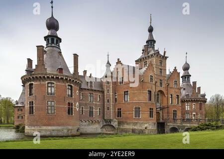 Le château d'Ooidonk est un château situé dans la ville de Deinze, en Flandre orientale, en Belgique, en Europe Banque D'Images