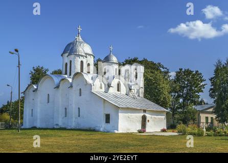 Cathédrale de la Nativité de Saint Jean Baptiste est l'une des plus anciennes églises de Russie, datant de la première moitié du 12ème siècle, Pskov, Russie, Europ Banque D'Images