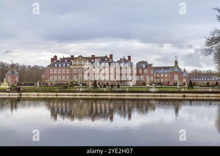 Nordkirchen Palace est situé dans la ville de Nordkirchen en Rhénanie du Nord Westphalie, Allemagne, Europe Banque D'Images