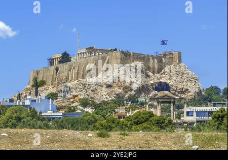 L'Acropole d'Athènes est une ancienne citadelle située sur un haut éperon rocheux au-dessus de la ville d'Athènes, en Grèce Banque D'Images