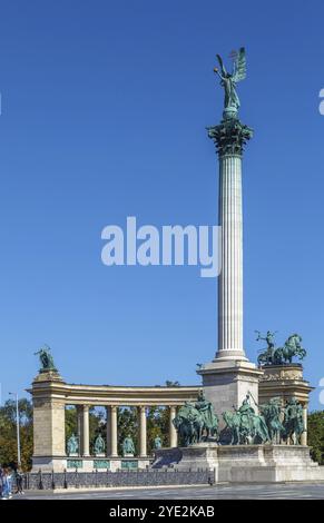 Monument du millénaire sur la place des héros à Budapest, Hongrie, Europe Banque D'Images