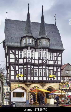 Hôtel de ville d'Alsfeld sur la place principale à noël, Allemagne, Europe Banque D'Images