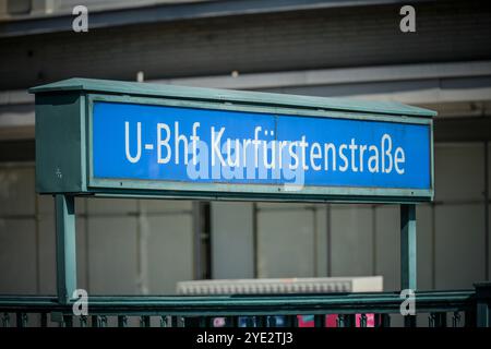 Station de métro Kurfürstenstraße, Schöneberg, Tempelhof-Schöneberg, Berlin, Allemagne Banque D'Images