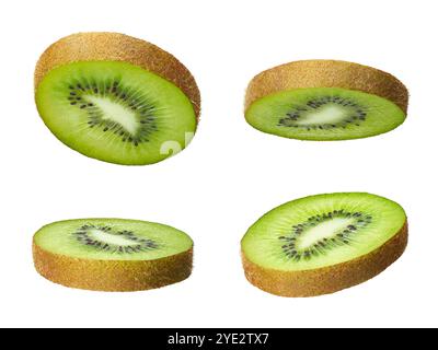 Ensemble de kiwi tranché isolé sur fond blanc Banque D'Images