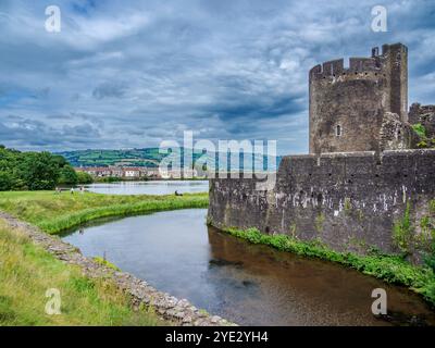 Caerphilly Castle and Moat, Caerphilly, pays de Galles, Royaume-Uni Banque D'Images