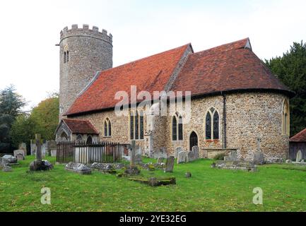 Église St Gregory et St George, Pentlow, Essex, Angleterre. L'une des 6 églises de l'Essex avec une tour ronde. Banque D'Images