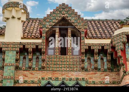 Comillas, Espagne - 19 mai 2024 - L'emblématique Villa Qijano à Comillas, Espagne, conçue par Antoni Gaudi Banque D'Images