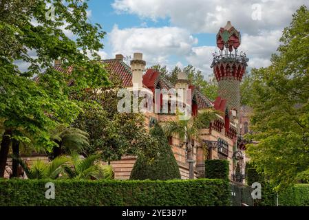 Comillas, Espagne - 19 mai 2024 - L'emblématique Villa Qijano à Comillas, Espagne, conçue par Antoni Gaudi Banque D'Images