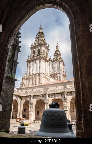 Saint-Jacques-de-Compostelle, Espagne - 21 mai 2024 - cloître et cour du musée de la cathédrale à Saint-Jacques-de-Compostelle en Galice, Espagne Banque D'Images