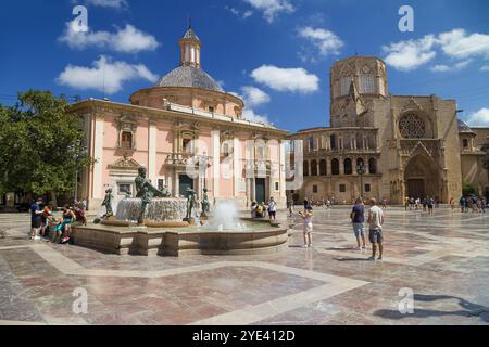 Valencia, Espagne - 14 août 2023 : place de la Vierge à Valence, Espagne. Banque D'Images