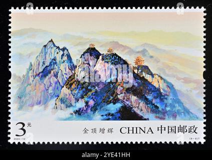 CHINE - VERS 2024 : un timbre imprimé en Chine montre 2024-12 montagnes Qinling, vers 2024. Banque D'Images