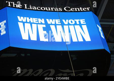 Philadelphie, PA, États-Unis. 28 octobre 2024. Rassemblement de campagne démocrate au Temple UniversityÕs Liacouras Center à Philadelphie, Pennsylvanie. 28 octobre 2024 crédit : Star Shooter/Media Punch/Alamy Live News Banque D'Images