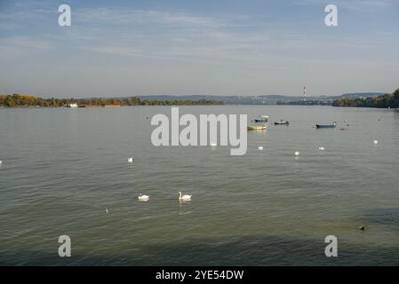 Vue panoramique sur le Danube dans la municipalité de Zemun à Belgrade, capitale de la Serbie Banque D'Images