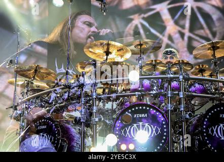 Zagreb, Croatie. 29 octobre 2024. James Labrie du groupe de rock Dream Theater se produit lors d'un concert à l'Arena Zagreb le 29 octobre 2024 à Zagreb, Croatie. Photo : Marko Prpic/PIXSELL crédit : Pixsell/Alamy Live News Banque D'Images