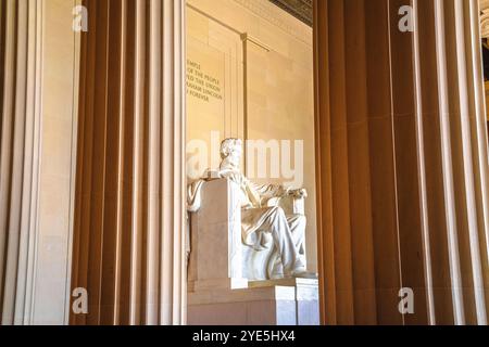 Washington DC, États-Unis, 13 septembre 2024 : les colonnes du Lincoln Memorial et la statue du 16e président Abraham Lincoln à Washington DC. Il est sur l'ouest e Banque D'Images