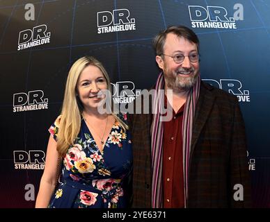 LONDRES, ROYAUME-UNI. 29 octobre 2024. Victoria Coren et David Mitchell assistent à la soirée de presse de la pièce de théâtre « Dr Strangelove » au Noël Coward Theatre, Londres, Royaume-Uni. (Photo de 李世惠/Voir Li/Picture Capital) crédit : Voir Li/Picture Capital/Alamy Live News Banque D'Images