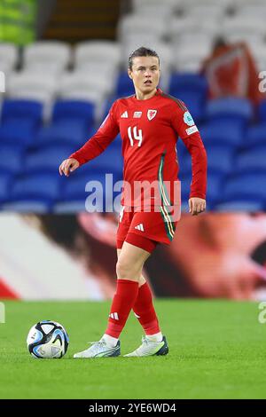 Cardiff, Royaume-Uni. 29 octobre 2024. Hayley Ladd, du pays de Galles, contrôle le ballon lors du match de qualification européenne féminin de l'UEFA au Cardiff City Stadium, à Cardiff. Le crédit photo devrait se lire : Annabel Lee-Ellis/Sportimage crédit : Sportimage Ltd/Alamy Live News Banque D'Images