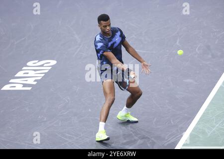 Giovanni Mpetshi Perricard, Français, lors de la deuxième journée du Rolex Paris Masters 2024, un tournoi de tennis ATP Masters 1000 qui aura lieu le 29 octobre 2024 à Accor Arena à Paris, France Banque D'Images