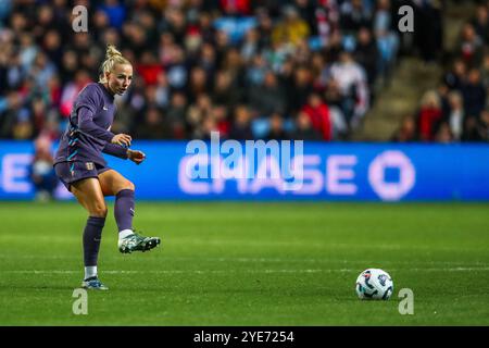 Alex Greenwood d'Angleterre passe le ballon lors du match amical international féminin Angleterre femmes vs Afrique du Sud femmes à Coventry Building Society Arena, Coventry, Royaume-Uni, 29 octobre 2024 (photo par Izzy Poles/News images) Banque D'Images