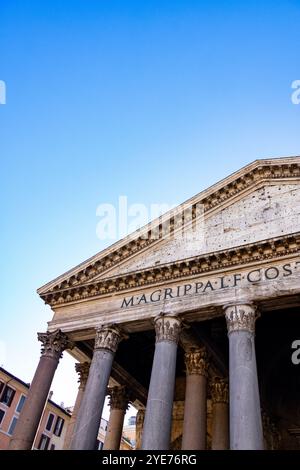 Pantheon a Roma durante una giornata di sole Banque D'Images