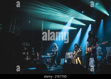 Copenhague, Danemark. 28 octobre 2024. Le groupe de rock instrumental japonais Mono donne un concert au VEGA de Copenhague. Banque D'Images