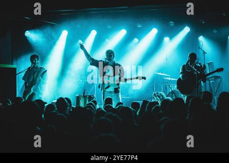 Copenhague, Danemark. 28 octobre 2024. Le groupe britannique Good Neighbours donne un concert à Vega à Copenhague. Banque D'Images