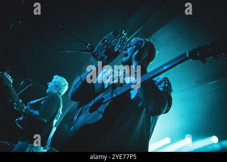 Copenhague, Danemark. 28 octobre 2024. Le groupe britannique Good Neighbours donne un concert à Vega à Copenhague. Banque D'Images