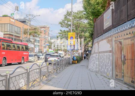 11 octobre 2024. Routes publiques autour de Gyedong-gil, Jongno District, Séoul, Corée du Sud. Banque D'Images