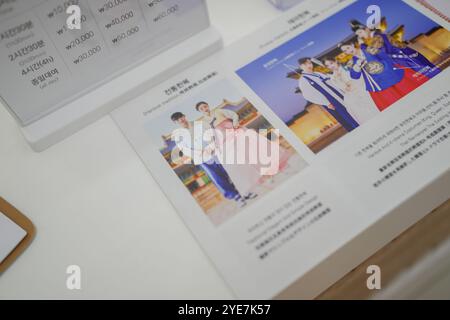 Le matin du 12 octobre 2024, Hanbok location shop populaire sur SNS à Bukchon-ro, Jongno District, Séoul, Corée du Sud. Banque D'Images