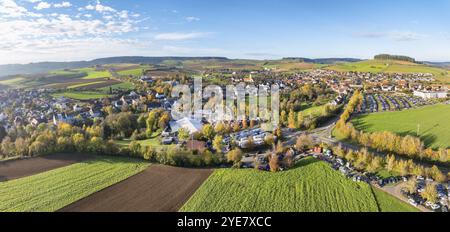 Vue aérienne, panorama de la ville de Tengen, pendant le 734ème marché Schaetzele, l'un des festivals folkloriques les plus importants du sud de Baden, marché et un Banque D'Images