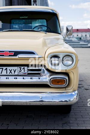 Minsk, Biélorussie, le 30 octobre 2024 - pick-up Apache 31 de Chevrolet. Voiture vintage classique américaine Banque D'Images