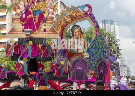 Détail d'un autel portable appelé Kavadi au festival Thaipusam à Singapour Banque D'Images