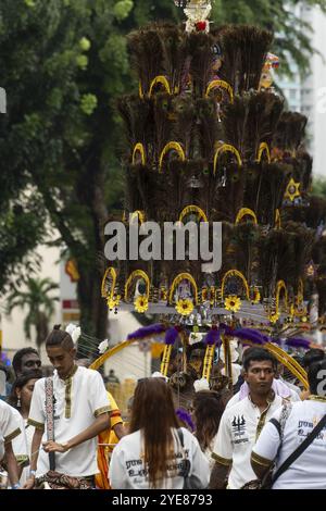 Détail d'un autel portable appelé Kavadi au festival Thaipusam à Singapour Banque D'Images