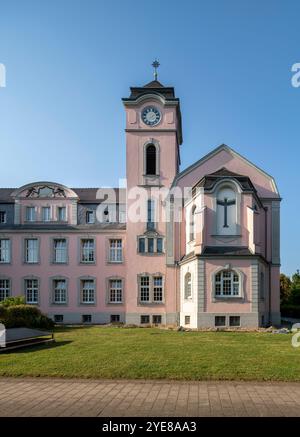 Kirchen im Rhein-Kreis-Neuss, Collegium Marianum, Kirche von Süden Banque D'Images