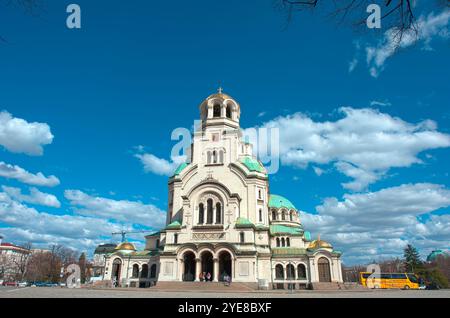 Extérieur de la cathédrale Alexander Nevski dans le centre-ville de Sofia, Bulgarie. Banque D'Images