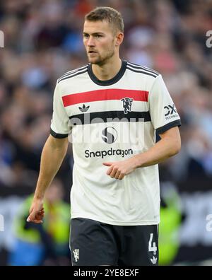 Londres, Royaume-Uni. 27 octobre 2024. West Ham United v Manchester United - premier League - London Stadium. Matthijs de Ligt de Manchester United. Crédit photo : Mark pain / Alamy Live News Banque D'Images