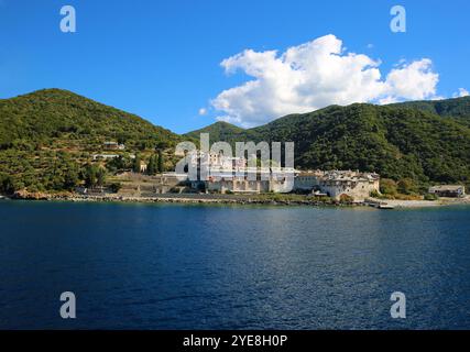 Monastère de Xenophontos - est un monastère chrétien orthodoxe dans l'état monastique du Mont Athos en Grèce Banque D'Images