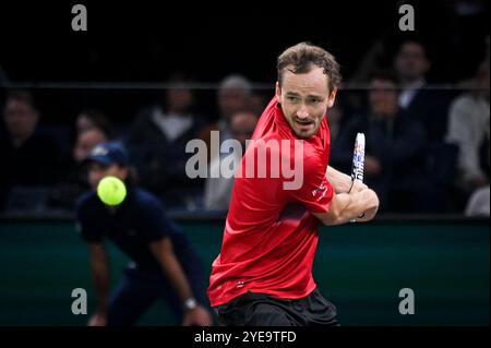 Paris, France. 30 octobre 2024. Le joueur de tennis russe Daniil Medvedev, lors de la deuxième manche du Rolex Paris Masters à Bercy, Paris, France, le 30 octobre 2024. Photo de Tomas Stevens/ABACAPRESS. COM Credit : Abaca Press/Alamy Live News Banque D'Images