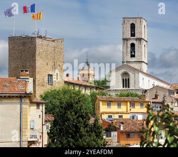 Cathédrale de Grasse, aujourd'hui église notre-Dame-du-Puy, cathédrale romane du XIIe siècle dans la ville de Grasse ; Grasse, Alpes-Maritimes, France Banque D'Images